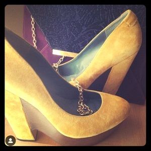 *SOLD* Yellow, Suede, platform wedges